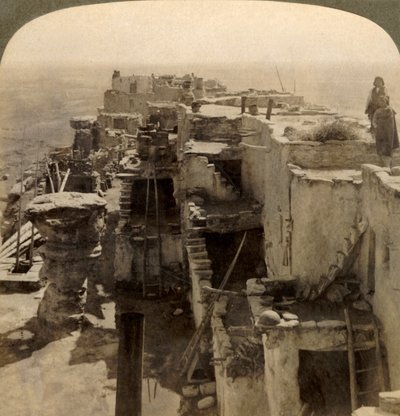 Wolpi...un jefe pueblo de la misteriosa raza Moki, Habitantes de los acantilados, Arizona, EE.UU. de Underwood and Underwood