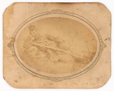 Soldado reclinado de la Guerra Civil de Unidentified
