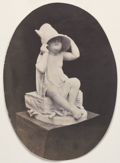 Estatua de un joven con gran sombrero de un álbum de John R. Johnston, antes de 1857 de Unidentified Photographer.
