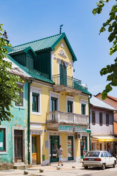 Calle Baja Pivljanina, Cetinje, Montenegro de Unknown