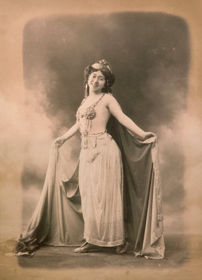 La actriz napolitana Sra. Caracciolo con traje oriental de Unknown
