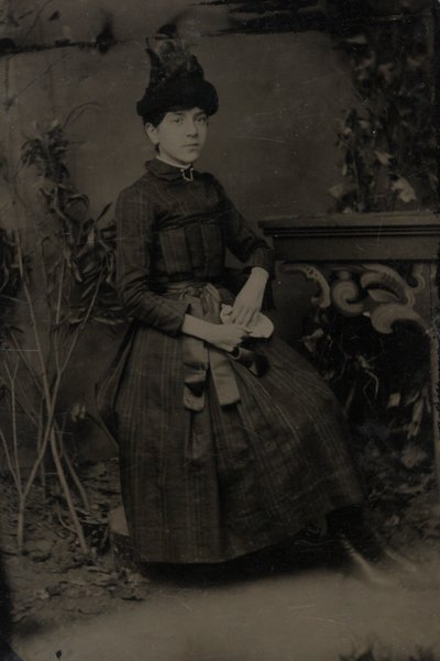 Mujer joven de Unknown