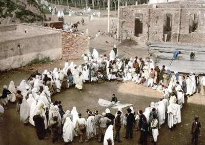 Malabaristas árabes en Argel. Fotochrome ca. 1895. de Unknown artist