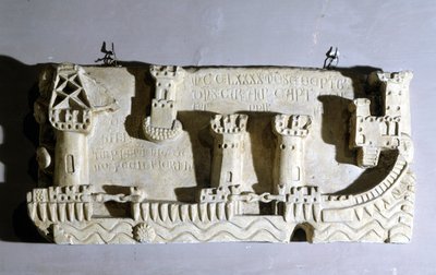 Bajorrelieve que representa el antiguo puerto de Pisa. Se notan las cadenas que bloquean el acceso al puerto, tomadas por Génova como trofeo después de la Batalla de Meloria contra Córcega. Génova, Museo Naval de Pegli. 1290 de Unknown artist