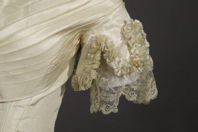 Vestido de dama de honor de Unknown artist
