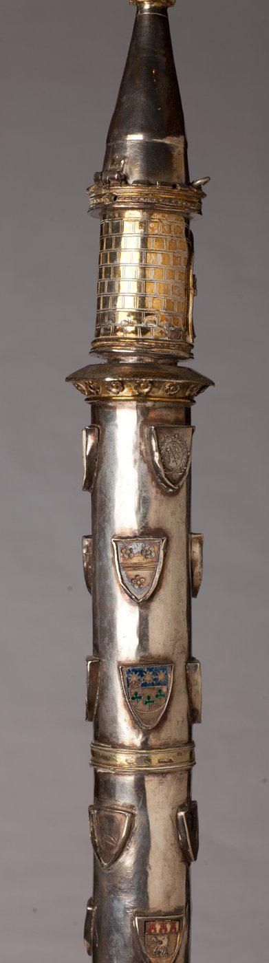 Candelabro (?), orfebrería (detalle) de Unknown artist