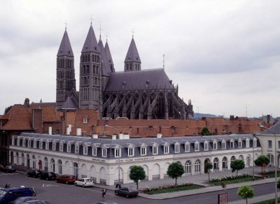 Catedral de Tournai (Bélgica), vista desde el exterior de Unknown artist