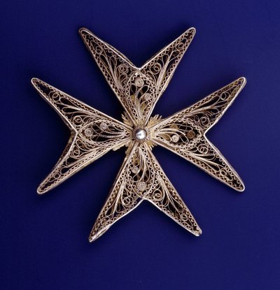 Cruz de la Orden de Malta, filigrana de plata, principios del siglo XIX de Unknown artist
