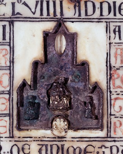 Detalle de una lápida de mármol de Simonetta y Percivalle Lercari, con relieve y grabado de Unknown artist