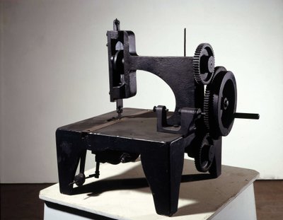 Primer modelo de máquina de coser Singer. Mediados del siglo XIX. de Unknown artist