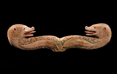 Arte oriental: tau de houlette con cabezas de animales de marfil de Unknown artist