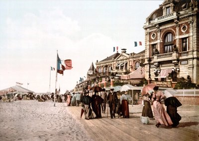 Paseo - Gran salón - Trouville. Fotochrome c. 1890. de Unknown artist