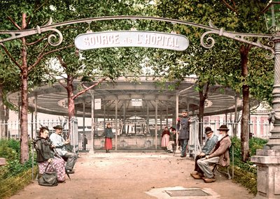Vista del Hospital de Vichy: Fuente del Hospital. Fotochrome s.d. c. 1890. de Unknown artist