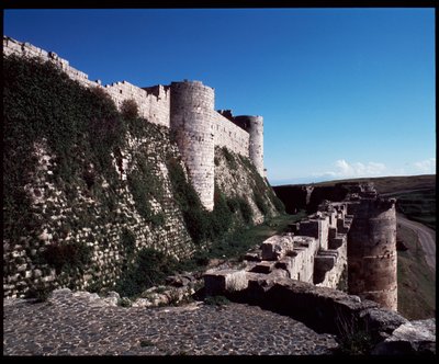Vista del Krak de los Caballeros, castillo cruzado, c.1100 de Unknown artist