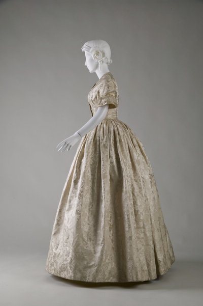 Vestido de novia (vista lateral) de Unknown artist