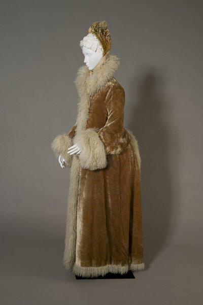 Abrigo de invierno de Bertha Palmer, c.1885 (vista lateral) de Unknown artist