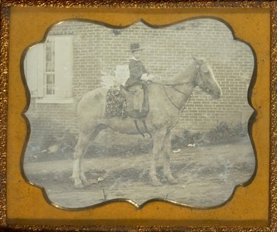 [Niño con sombrero a caballo] de Unknown artist