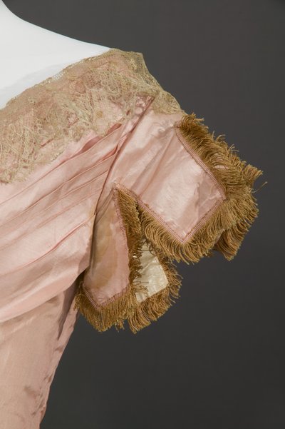 Vestido de dama de honor de Unknown artist