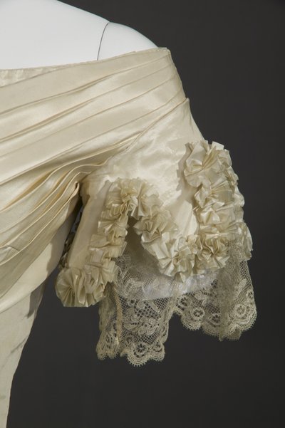 Vestido de dama de honor de Unknown artist