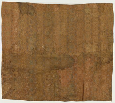 Brocado, seda. Una cubierta de templo. En cuatro piezas cosidas juntas y forradas con asa de Unknown artist