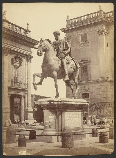 [Estatua ecuestre del emperador Marco Aurelio, plaza del Campidoglio, Roma]. de Unknown artist