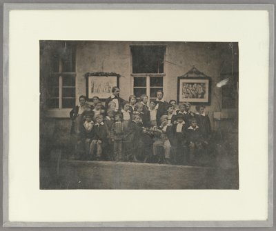 [Retrato de grupo de escolares y su profesor, norte de Alemania]. de Unknown artist