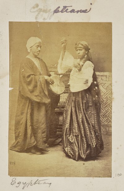 [Retrato de grupo de un músico y una bailarina] de Unknown artist