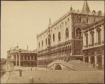 [Edificio medieval] de Unknown artist