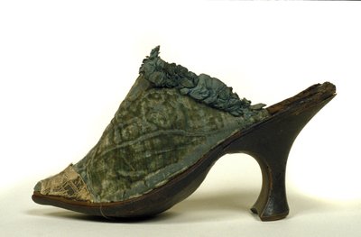 Modelo de zapatos con tacón para mujeres del siglo XVIII. de Unknown artist