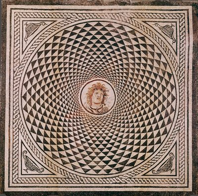 Suelo de mosaico con cabeza de Medusa de Unknown artist