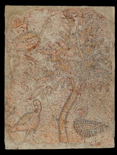 Fragmento de mosaico con tres pájaros y un árbol de Unknown artist