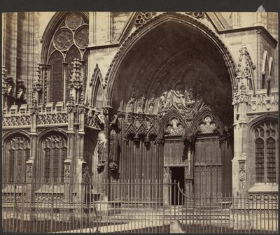 [Portal de una catedral] de Unknown artist