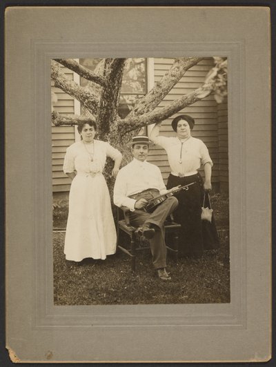 [Retrato de un hombre y dos mujeres] de Unknown artist