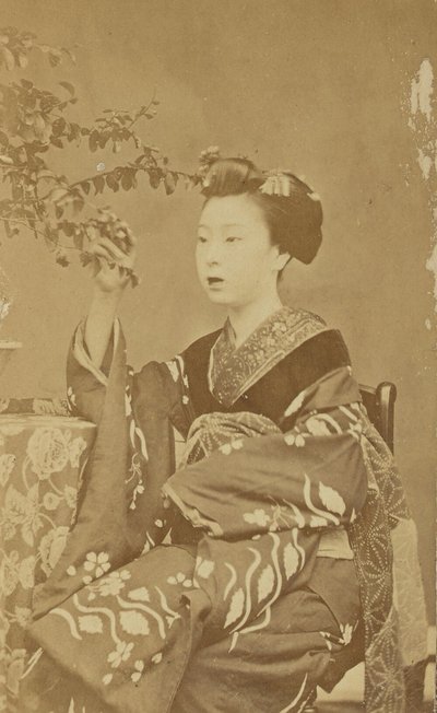 [Mujer japonesa sentada] de Unknown artist