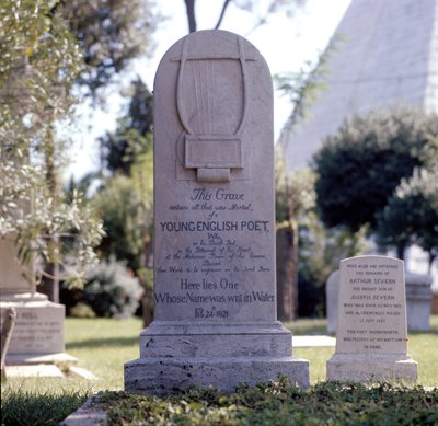 Tumba del poeta John Keats (1795-1821) en el cementerio protestante de Testaccio en Roma. Epitafio: “Aquí yace alguien cuyo nombre fue escrito en agua” de Unknown artist
