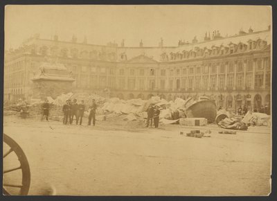 [Columna Vendome en ruinas] de Unknown artist