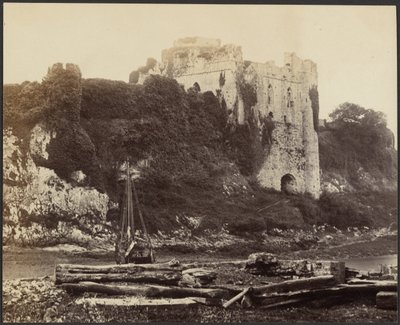 [Vista de un castillo desde el otro lado de un río] de Unknown artist