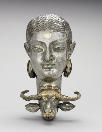 Mujer y Rhyton de búfalo de agua de Unknown artist