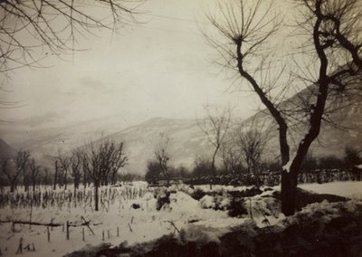 Álbum " Harriet Louise Self": una vista del valle del Brenta con nieve de Unknown photographer