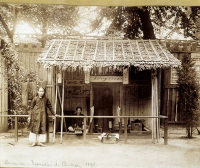 Taller de herrero, Annam, c. 1895 de Unknown photographer