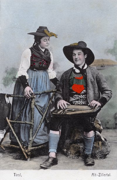 Pareja en traje tradicional, Alt - Zillertal, Tirol (postal) de Unknown photographer