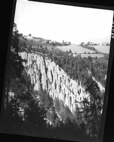 Columna de tierra en Ritten, cerca de Bolzano de Unknown photographer