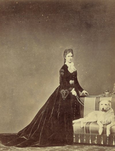 Isabel, emperatriz de Austria y reina consorte de Hungría (24 de diciembre de 1837 - 10 de septiembre de 1898) (foto) de Unknown photographer