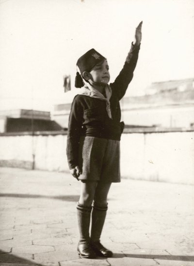 Fascismo, mesa pequeña de Unknown photographer