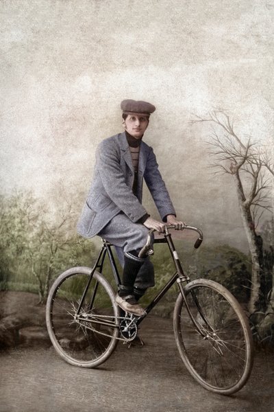Fernand Ochse en bicicleta, Francia, hacia 1920 (foto) de Unknown photographer