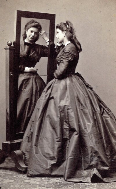 Franziska Feifalik de soltera Rösler, Rössler o Angerer, conocida como Fanny de Unknown photographer