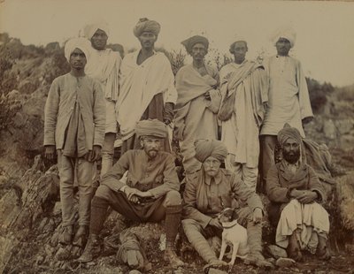 Teniente S Edwardes con su perro Biddy, circa 1895 de Unknown