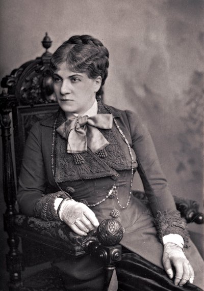 Mme Alix-Marie PASCA (1836-1906) - Retrato de Alix Pasca (1835-1914), comediante francesa. Fotografía de finales del siglo XIX de Unknown photographer