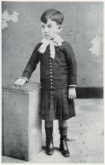 Pablo Picasso a los 4 años - en "Picasso, documentos iconográficos" por Sabartes de Unknown photographer