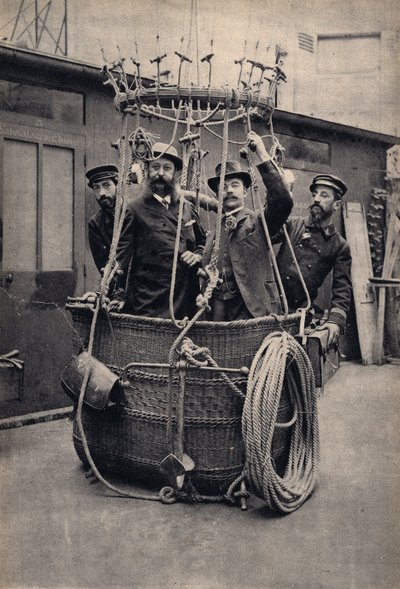 Escenificación fotográfica con un globo aerostático. Fotografía, finales del siglo XIX, París. Colección Selva de Unknown photographer
